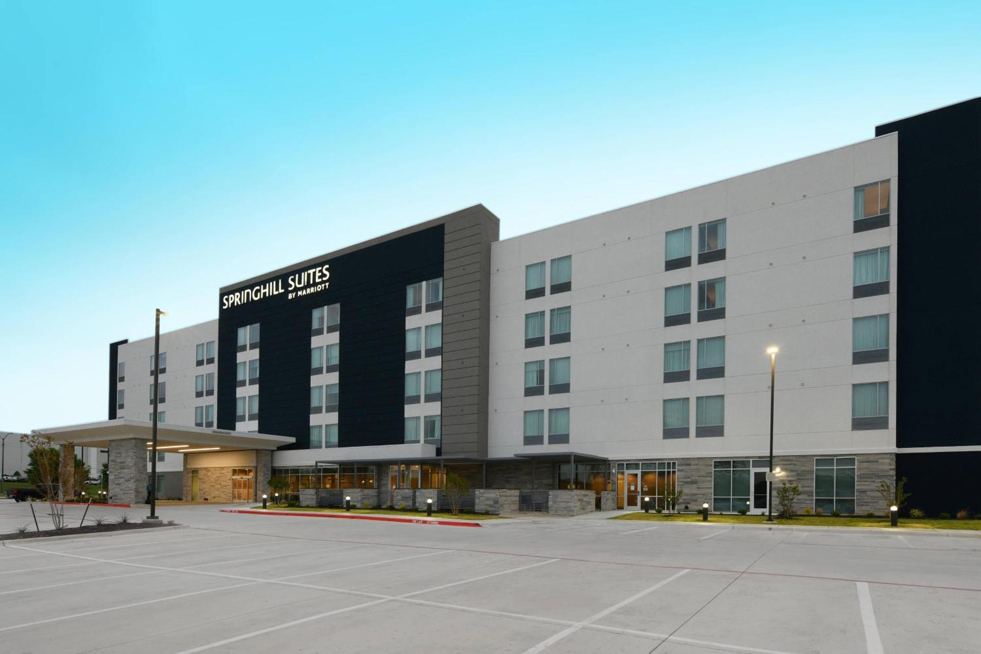 Springhill Suites Dallas Dfw Airport South/Centreport Fort Worth Exterior photo